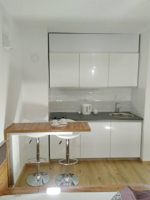 Hedonic Studio Belgrado Buitenkant foto